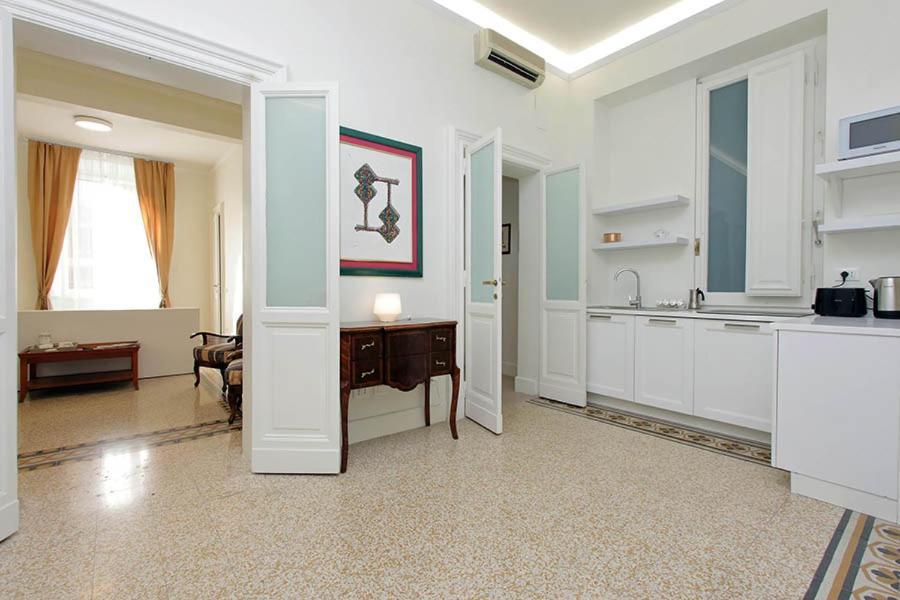 Elegant Apartment In The Heart Of Rome-Navona Area Exterior foto